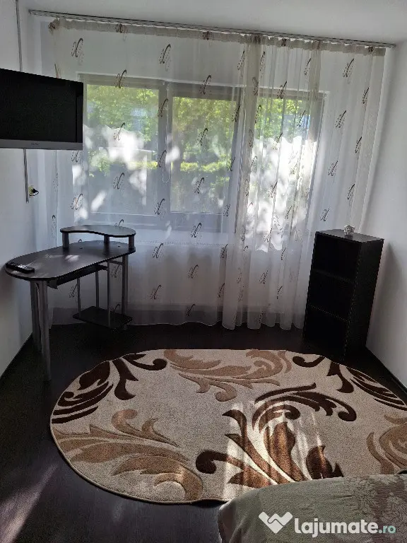 Proprietar vând apartament 2 camere, semidecomandat, confort 1, parter - Brasov (Brasov)