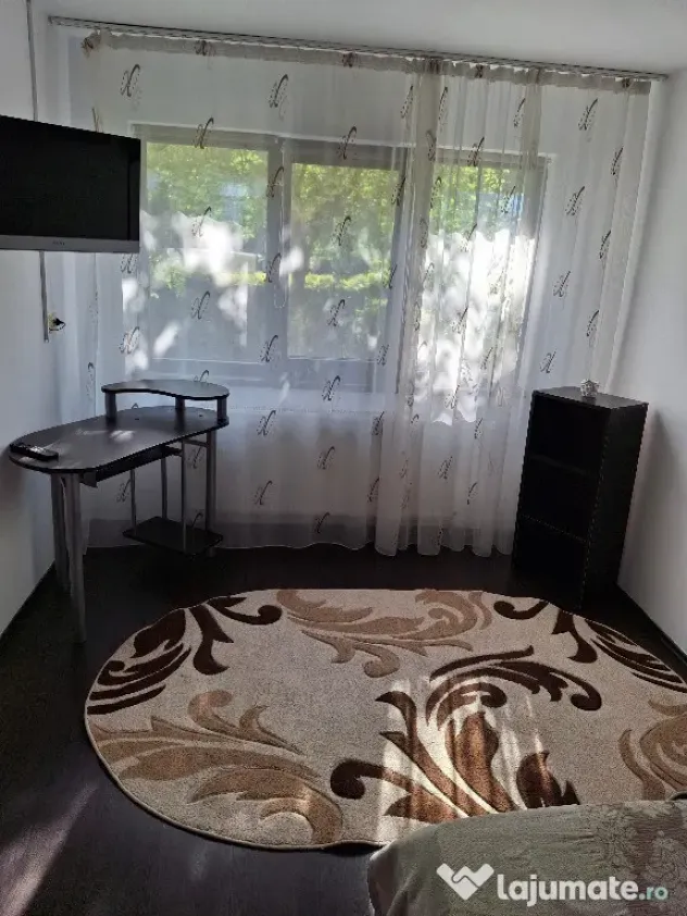 Proprietar vând apartament 2 camere, semidecomandat, confort 1, parter - Brasov (Brasov)