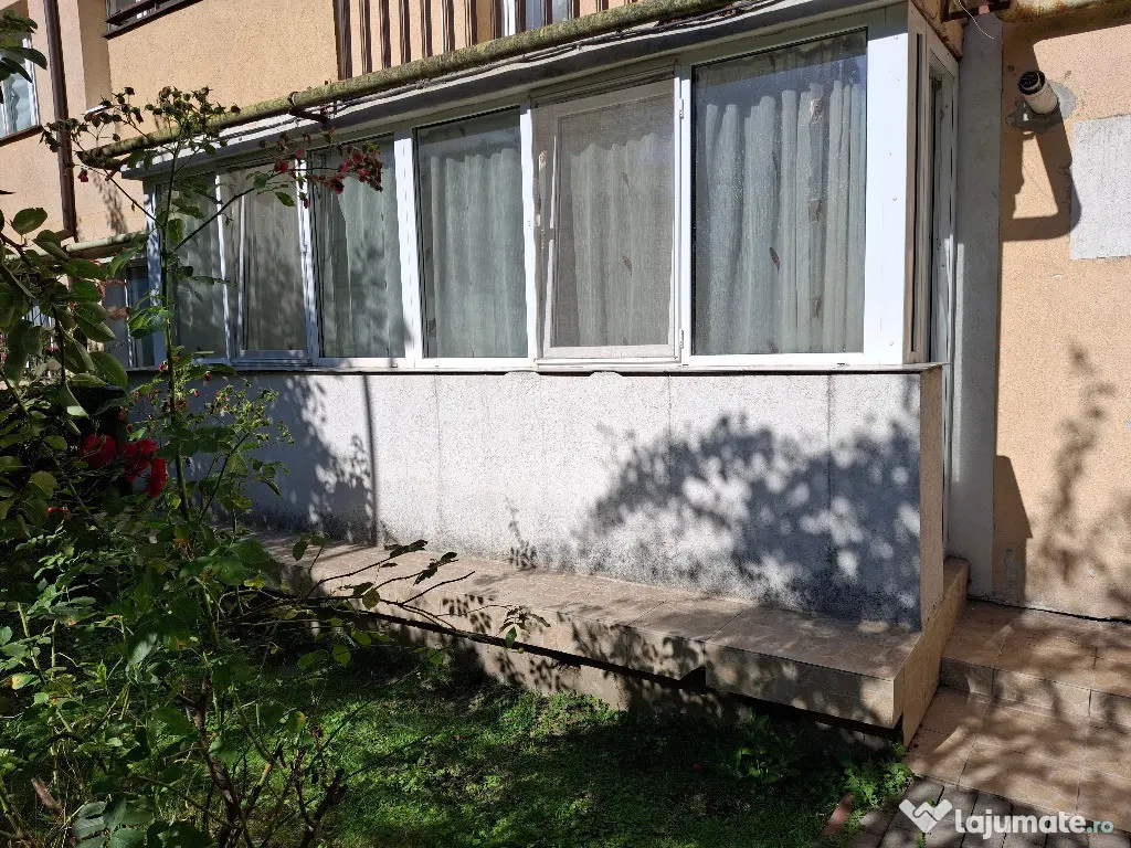 Proprietar vând apartament 2 camere, semidecomandat, confort 1, parter - Brasov (Brasov)