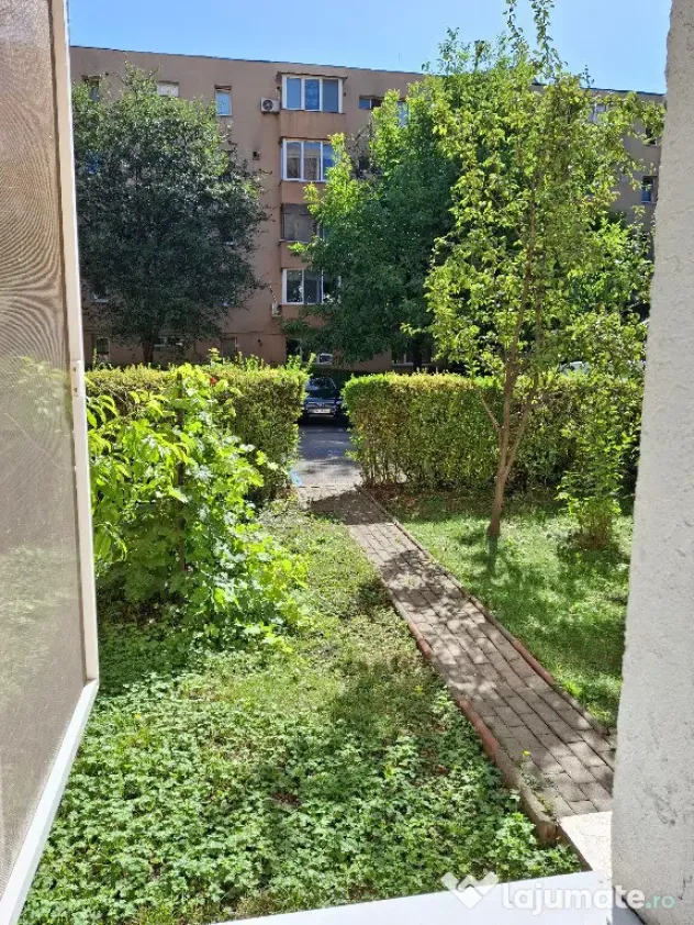 Proprietar vând apartament 2 camere, semidecomandat, confort 1, parter - Brasov (Brasov)