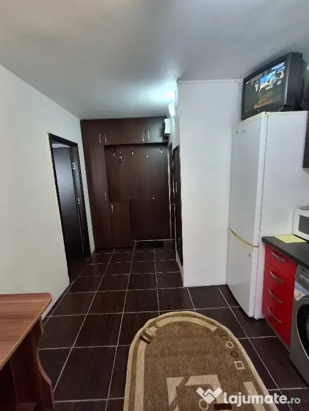 Proprietar vând apartament 2 camere, semidecomandat, confort 1, parter - Brasov (Brasov)