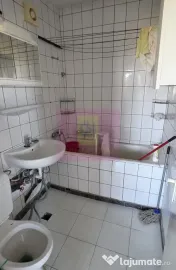 Apartament 3 camere de vanzare in Ploiesti, zona Cameliei 