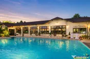 Hotel 3* Pensiune 4*, piscina, teren tenis, 6.200mp parc p 