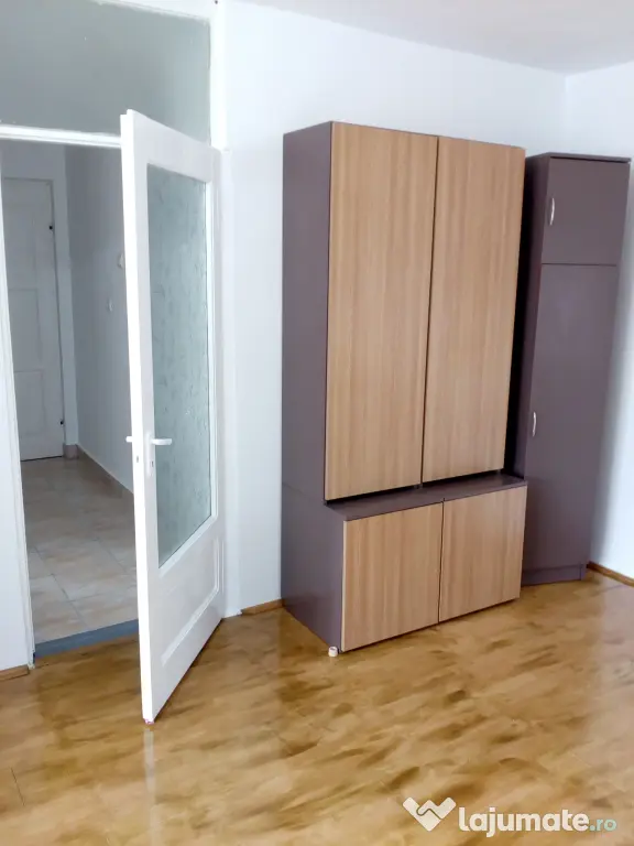 Proprietar inchiriez garsoniera fara intermediari 40.5 mp locuibili Subcetate