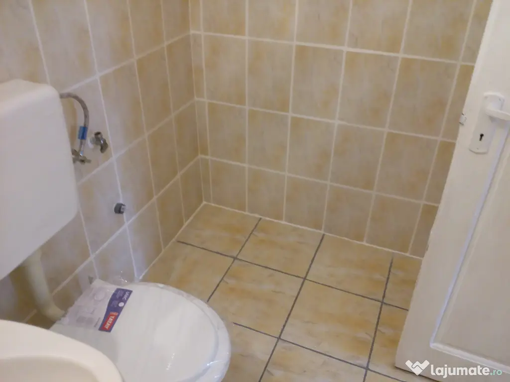 Proprietar inchiriez garsoniera fara intermediari 40.5 mp locuibili Subcetate