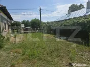 Teren 1.595 mp cu acces la DS 379 + construcții existente ? 