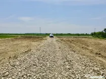 Teren Butimanu cu deschidere la lac