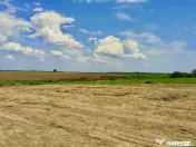 Teren Butimanu cu deschidere la lac 