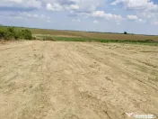 Teren Butimanu cu deschidere la lac 
