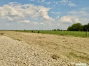 Teren Butimanu cu deschidere la lac 
