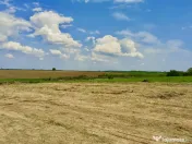 Teren Butimanu cu deschidere la lac 