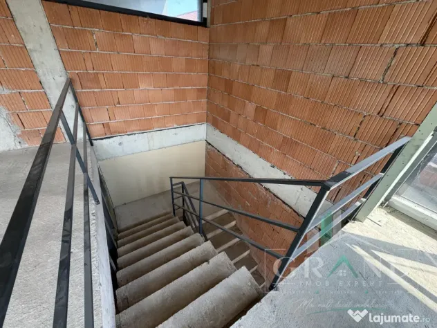 DE ÎNCHIRIAT–Spațiu Comercial/Birouri/Clinică–162 mp - Floresti (Cluj)