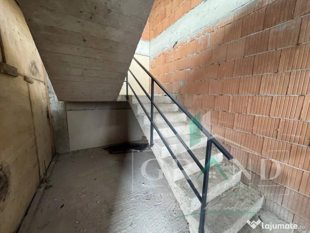 DE ÎNCHIRIAT–Spațiu Comercial/Birouri/Clinică–162 mp - Floresti (Cluj)