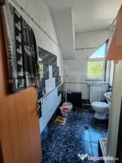 Casă în zonă centrală partea de sus a orasului 