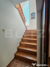 Casă în zonă centrală partea de sus a orasului 