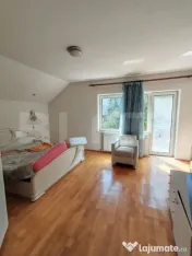 Casă în zonă centrală partea de sus a orasului 