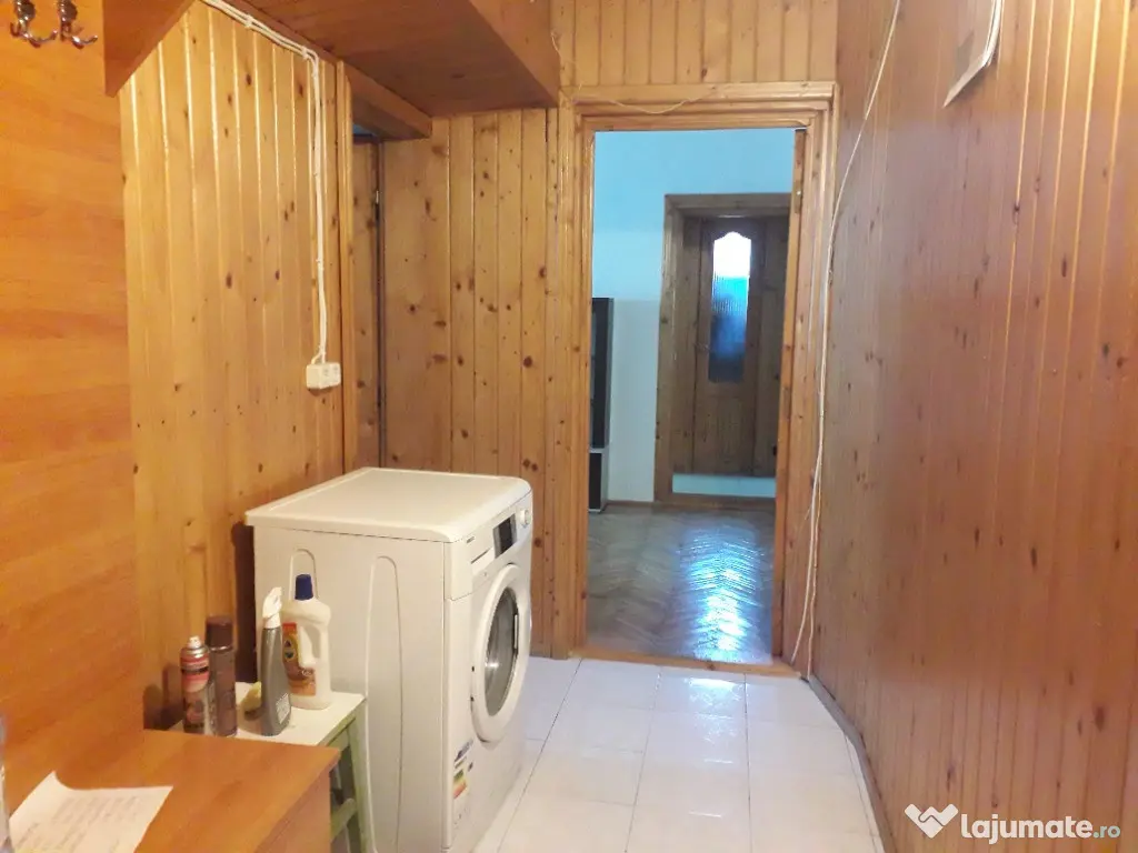 Apartament cu 3 camere semidecomandate Zona George Enescu - Kaufland - Suceava (Suceava)