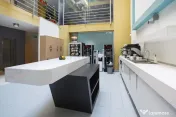Spațiu comercial tip insula de inchiriat în zona Centrala