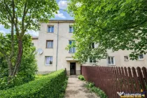 FILM! Apartament 2 camere,decomandat,cu garaj,1.400 mp teren