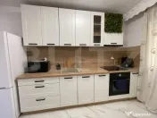Apartament modern cu 3 camere, renovat complet, mobilat și 