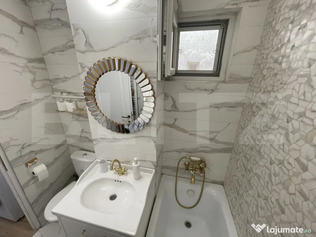 Apartament modern cu 3 camere, renovat complet, mobilat și - Zalau (Salaj)