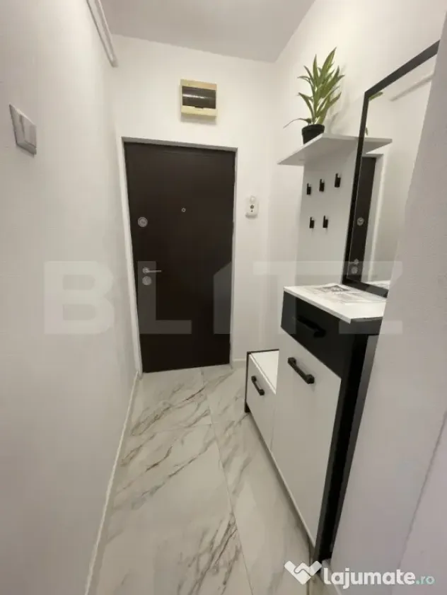 Apartament modern cu 3 camere, renovat complet, mobilat și - Zalau (Salaj)