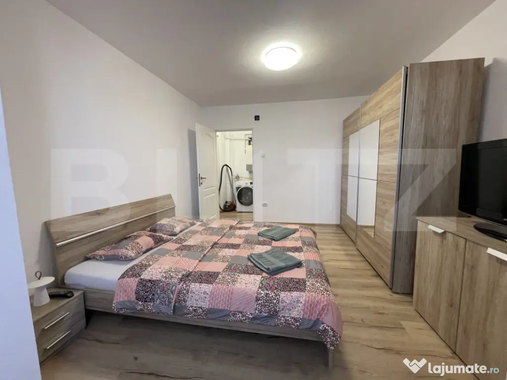Apartament modern cu 3 camere, renovat complet, mobilat și - Zalau (Salaj)