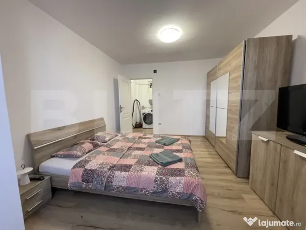 Apartament modern cu 3 camere, renovat complet, mobilat și - Zalau (Salaj)