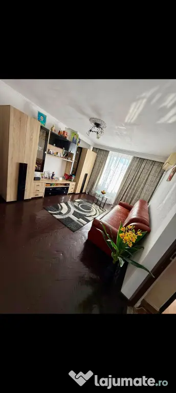 Apartament cu 3 camere