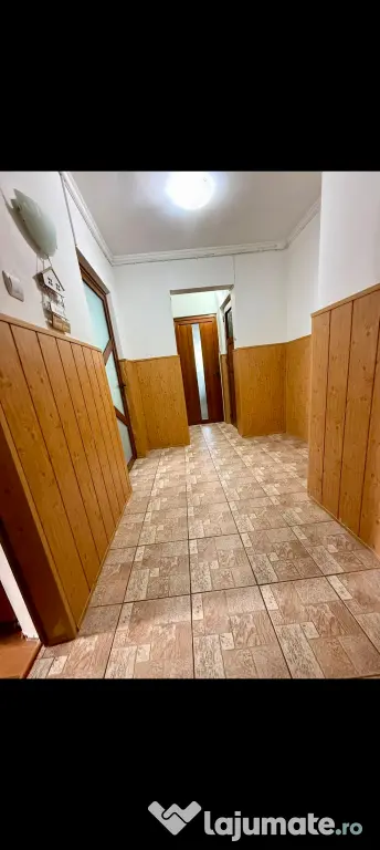 Apartament cu 3 camere