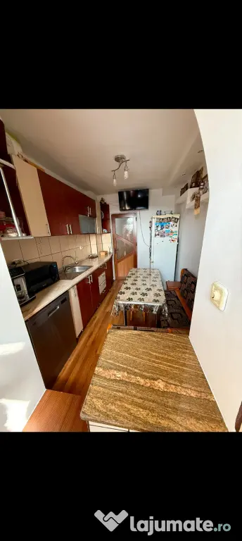 Apartament cu 3 camere