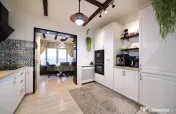 Apartament cu 3 camere, decomandat, cu terasă, grădină ș