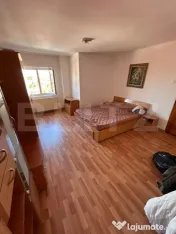 Apartament de 3 camere, Filiași, zona Primăriei 