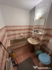Apartament de 3 camere, Filiași, zona Primăriei 
