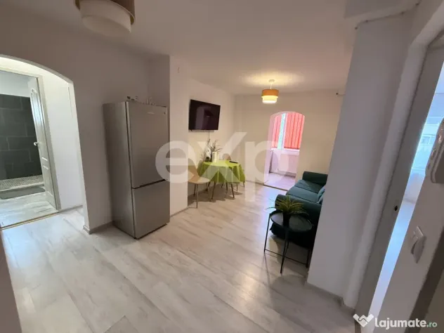 Apartament 2 camere transformat în 3 camere | Central | Eta - Pitesti (Arges)