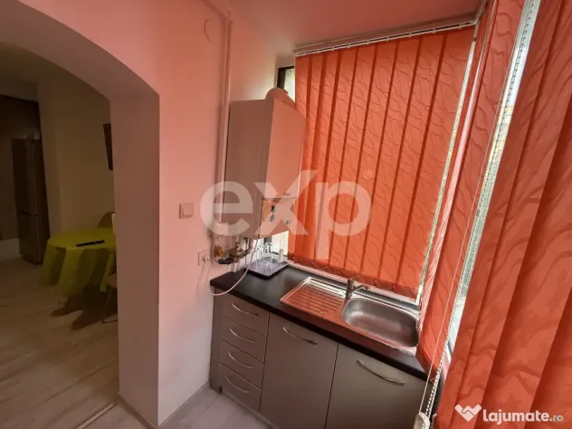 Apartament 2 camere transformat în 3 camere | Central | Eta - Pitesti (Arges)