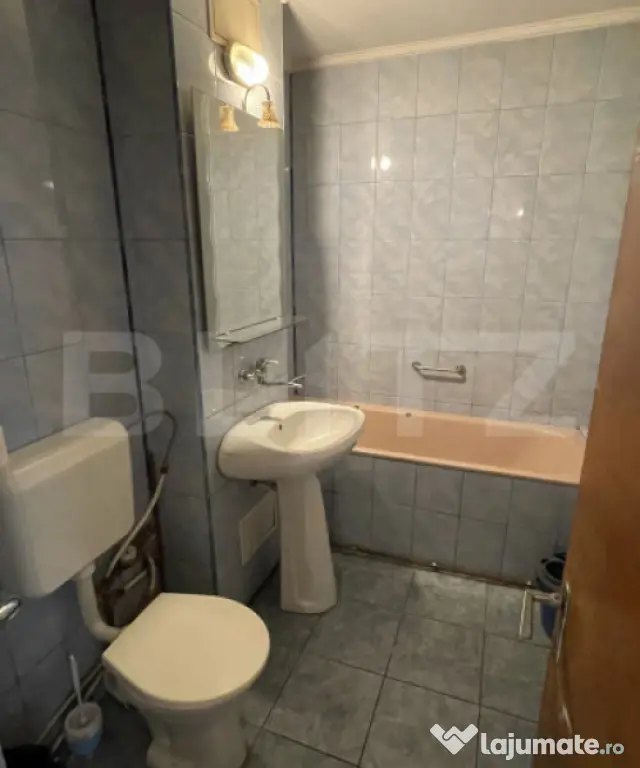 Apartament 2 camere decomandat, 53 mp, balcon 7,8 mp, centra - Pitesti (Arges)