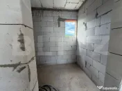 Casă la Roșu pe Dealul Furcilor – 3 Dormitoare, Subsol, 