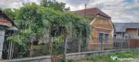 Casa cu doua corpuri 