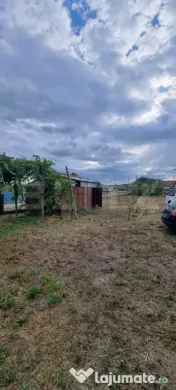 Casa cu doua corpuri