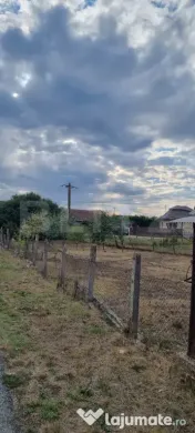 Casa cu doua corpuri