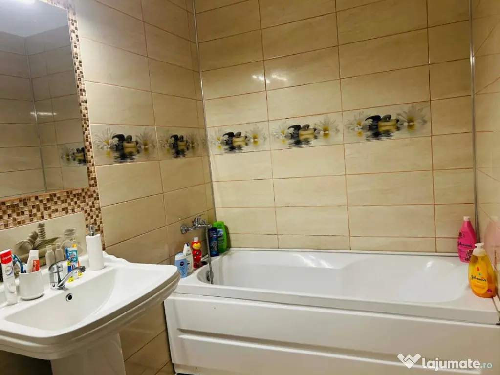 Apartament 3 camere, 61 mp+2 balcoane 10mp ,zona Stejarului - Floresti (Cluj)
