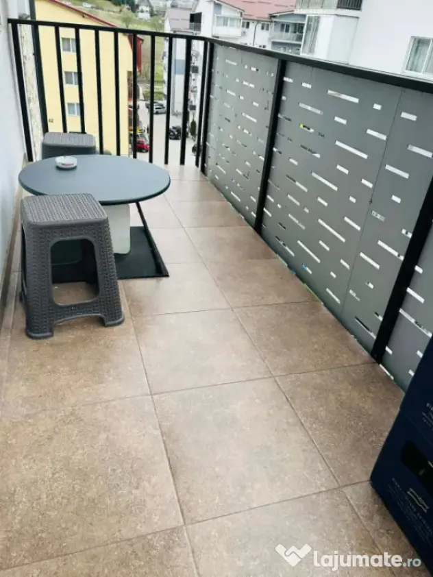 Apartament 3 camere, 61 mp+2 balcoane 10mp ,zona Stejarului - Floresti (Cluj)