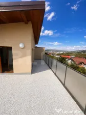 Penthouse cu terasă de 40 mp și parcare inclusă, zona Câ