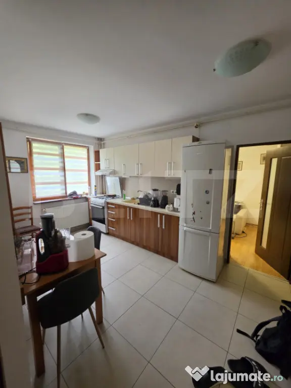 Apartament Spațios 3 Camere + Balcon - Cluj-Napoca (Cluj)