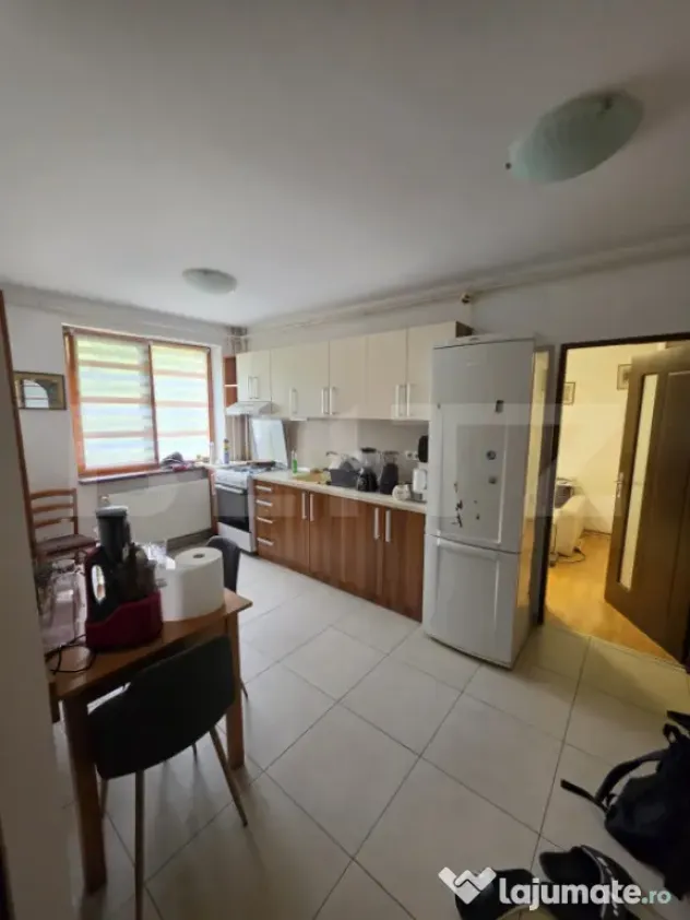 Apartament Spațios 3 Camere + Balcon - Cluj-Napoca (Cluj)