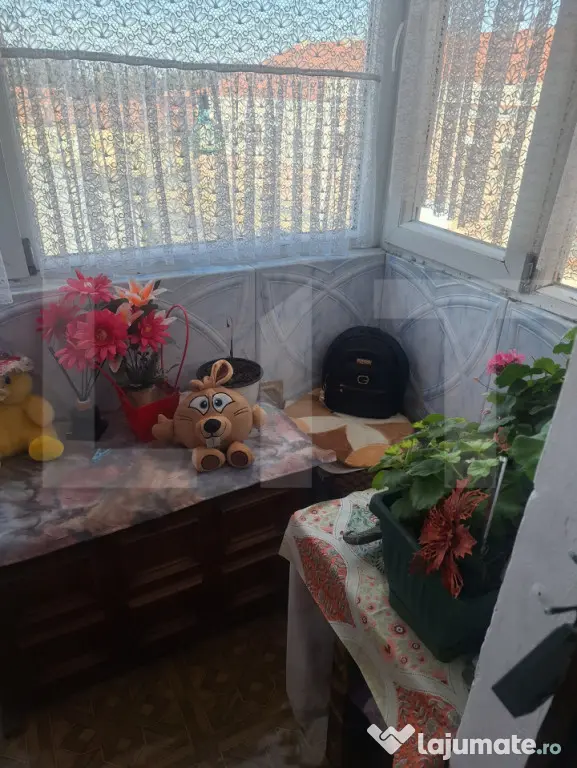 Vand apartament 3 camere - Lugoj (Timis)