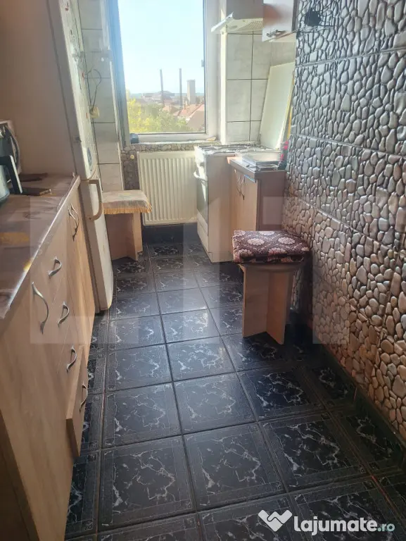 Vand apartament 3 camere - Lugoj (Timis)