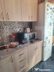 Vand apartament 3 camere