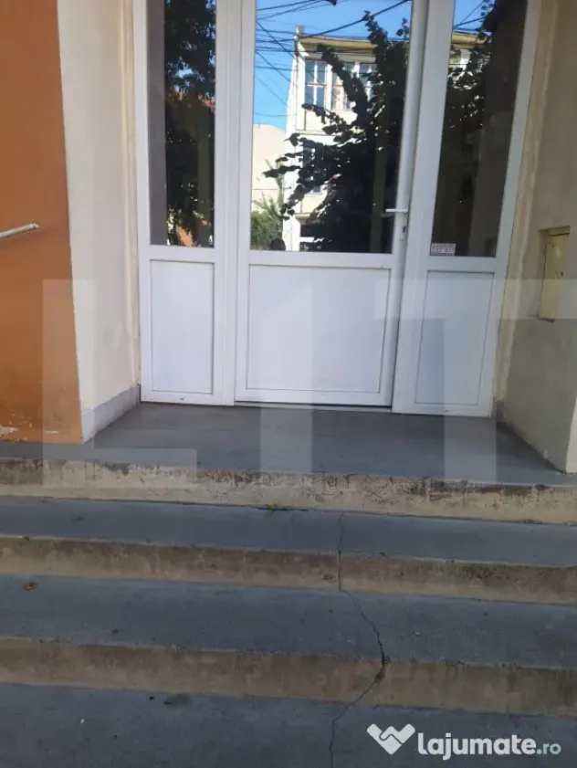 Vand apartament 3 camere - Lugoj (Timis)